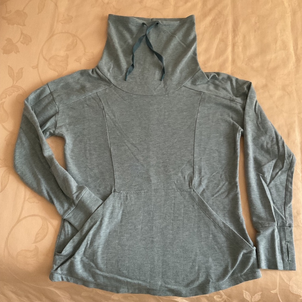 Columbia Women's Pullover, Size M